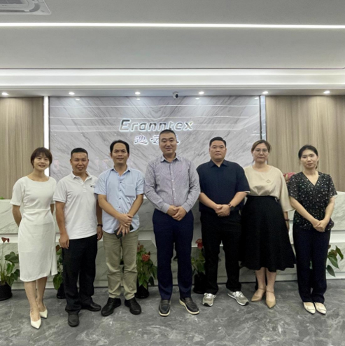 热烈欢迎韩国客户莅临逸云天实地考察，共商合作大计！